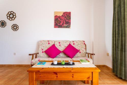 Apartamentos Los Quiqueres ปูแอร์โตเดลคาร์เมน ภายนอก รูปภาพ