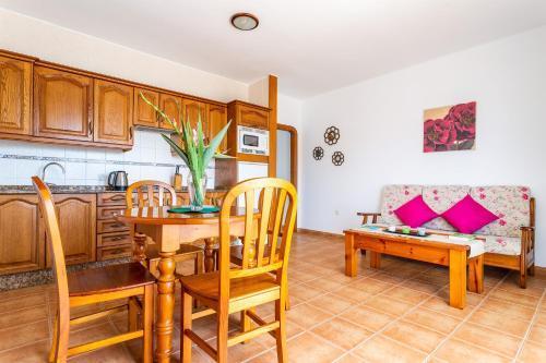 Apartamentos Los Quiqueres ปูแอร์โตเดลคาร์เมน ภายนอก รูปภาพ