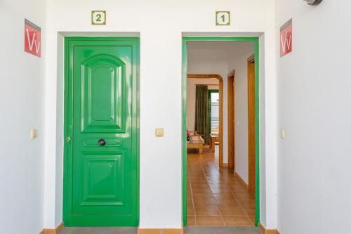 Apartamentos Los Quiqueres ปูแอร์โตเดลคาร์เมน ภายนอก รูปภาพ