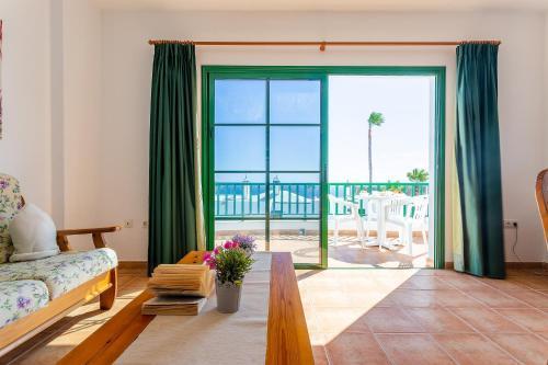 Apartamentos Los Quiqueres ปูแอร์โตเดลคาร์เมน ภายนอก รูปภาพ